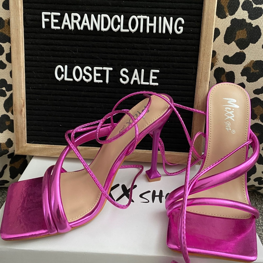 NWT Fuschia Tie Up Heels